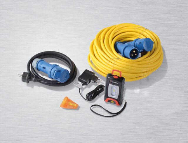 Verlängerungskabel, Adapter und Sicherungen – Elektro-Zubehör für Tischer Kabinen.